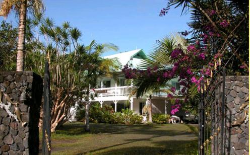 Lava Tree Tropic Inn Pahoa Buitenkant foto
